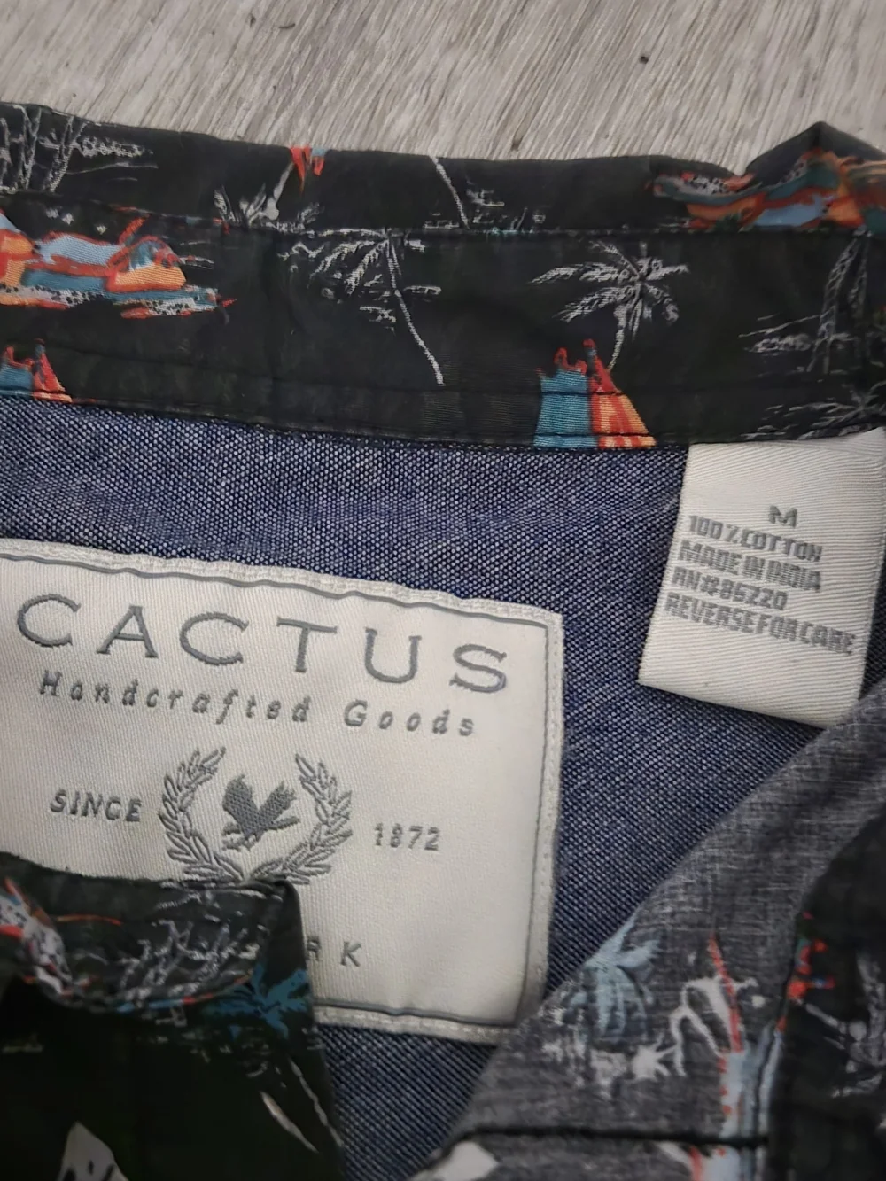 Cactus‎ Brand Men's Tropical Sailboat Button Down Shirt - Size M - Bamboo Hut